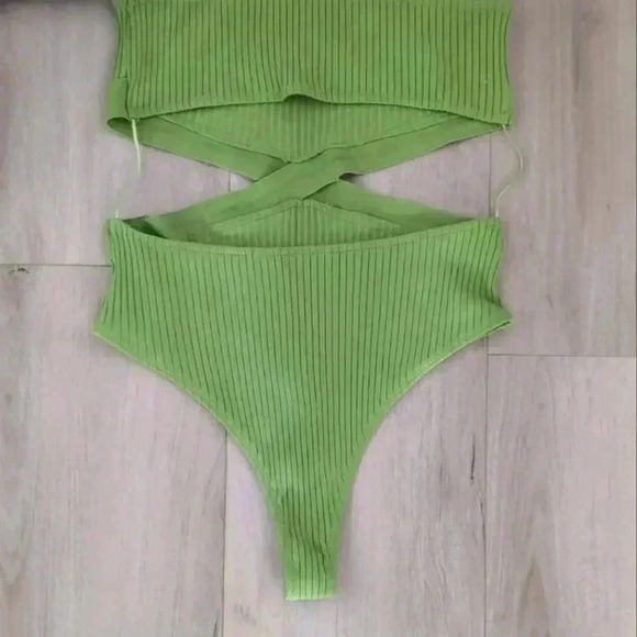 ZARA | Women's Green Ribbed Cutout Limitless Contour Bodysuit - Picture 8 of 8